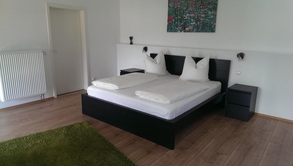 אוסטריך-ווינקל Zum Rebhang Bed & Breakfast מראה חיצוני תמונה
